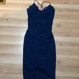 I am selling a beautiful hour glass dress